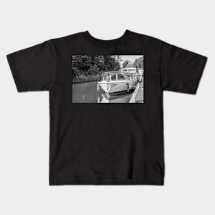 Front on view of holiday boat moored up on the Norfolk Broads Kids T-Shirt